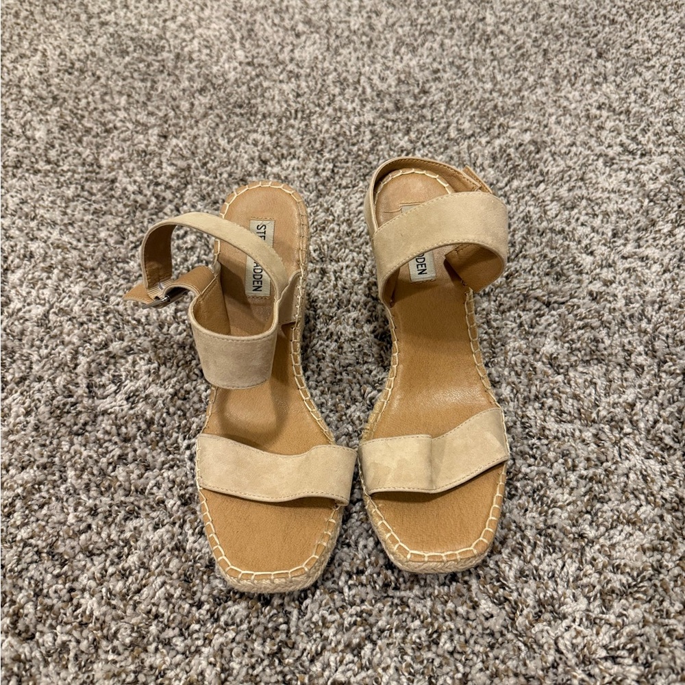 Steve Madden Tan Sandals with Buckle Straps